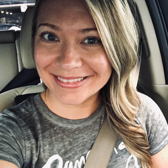 Meet your Posher, Laura - Picture 1 of 1